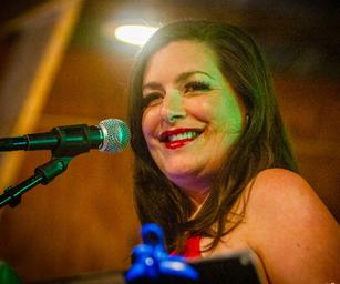 a picture of Carissa Look singing